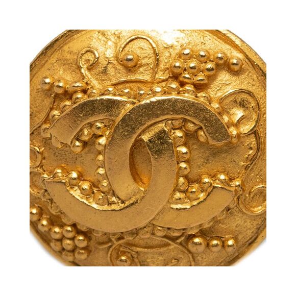 Pre Loved Chanel CC Clip On Earrings - Picture 3 of 7